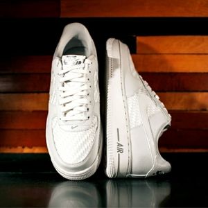 EUC Nike Air Force 1 Low Woven White 9.5
